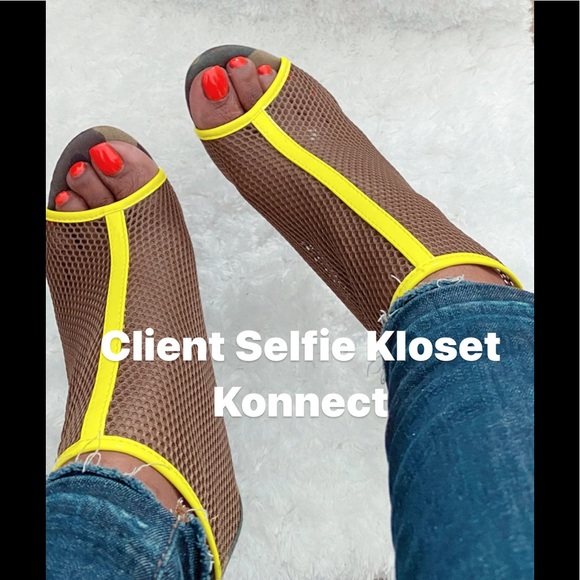 WEEKEND SALE!!!!⭐️REALITY ⭐️Yellow Open Toe Camouflage Heels - Picture 5 of 6